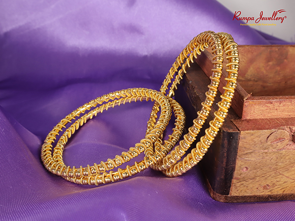 Four pieces Bangles